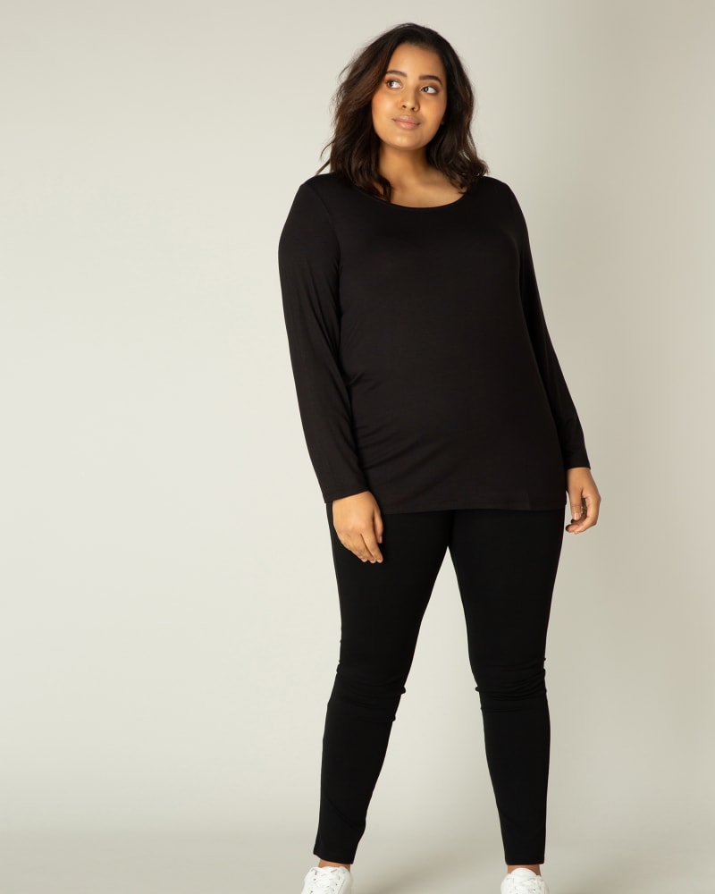 Front of a model wearing a size 4(54/56) Aso in Black by Base Level Curvy. | dia_product_style_image_id:279602